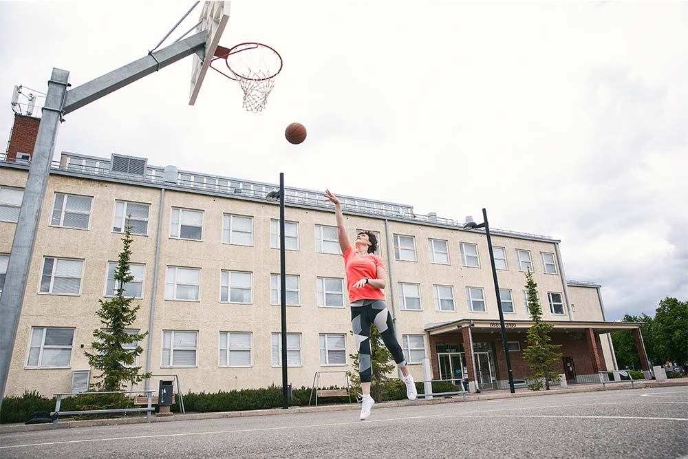 Anna Rimmer is playing basketball